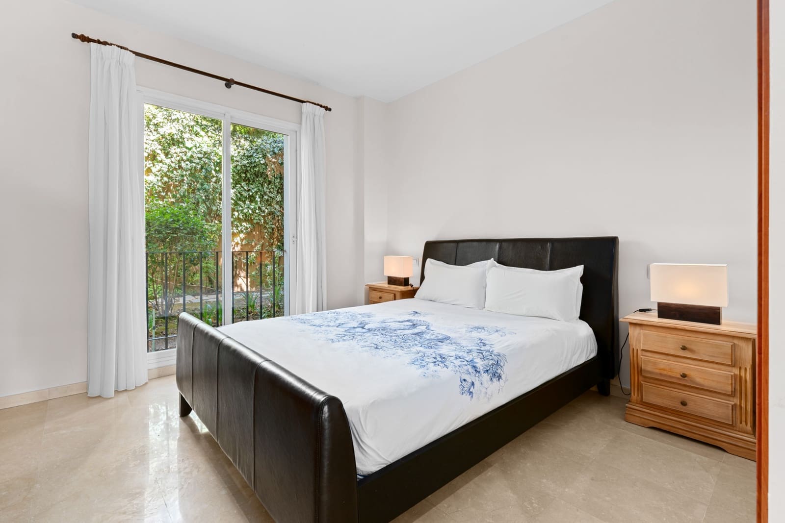2 sypialnia Apartament na sprzedaż w Benahavis z basenem garażem - 435 000 € (Ref: 9956274)