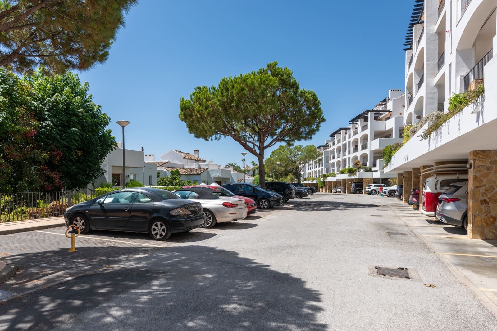 2 sypialnia Apartament na sprzedaż w Benahavis z basenem garażem - 435 000 € (Ref: 9956274)