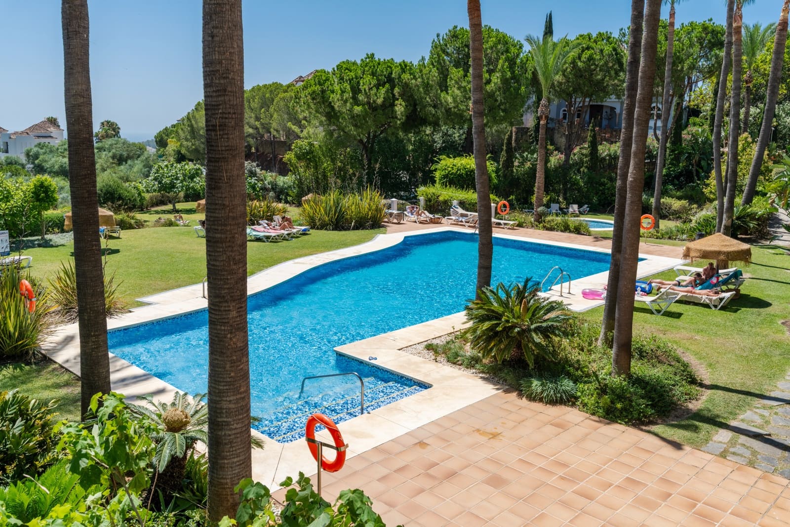 2 sypialnia Apartament na sprzedaż w Benahavis z basenem garażem - 435 000 € (Ref: 9956274)