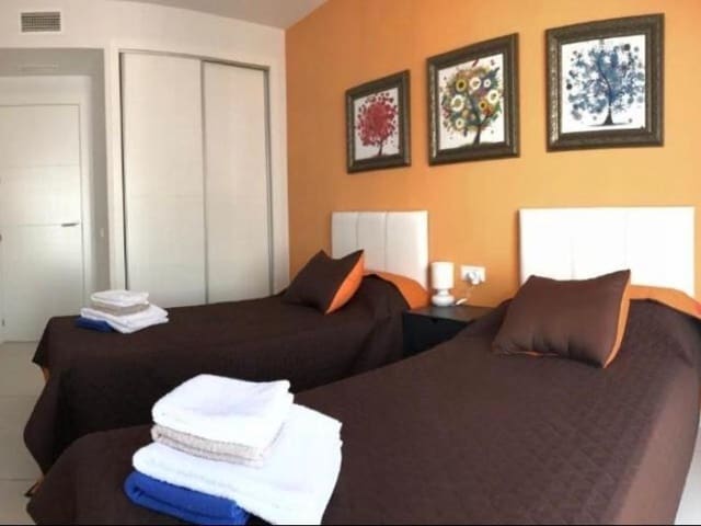 3 slaapkamer Villa te koop in Cabo Roig, Orihuela met zwembad garage - € 450.000 (Ref: 10006052)