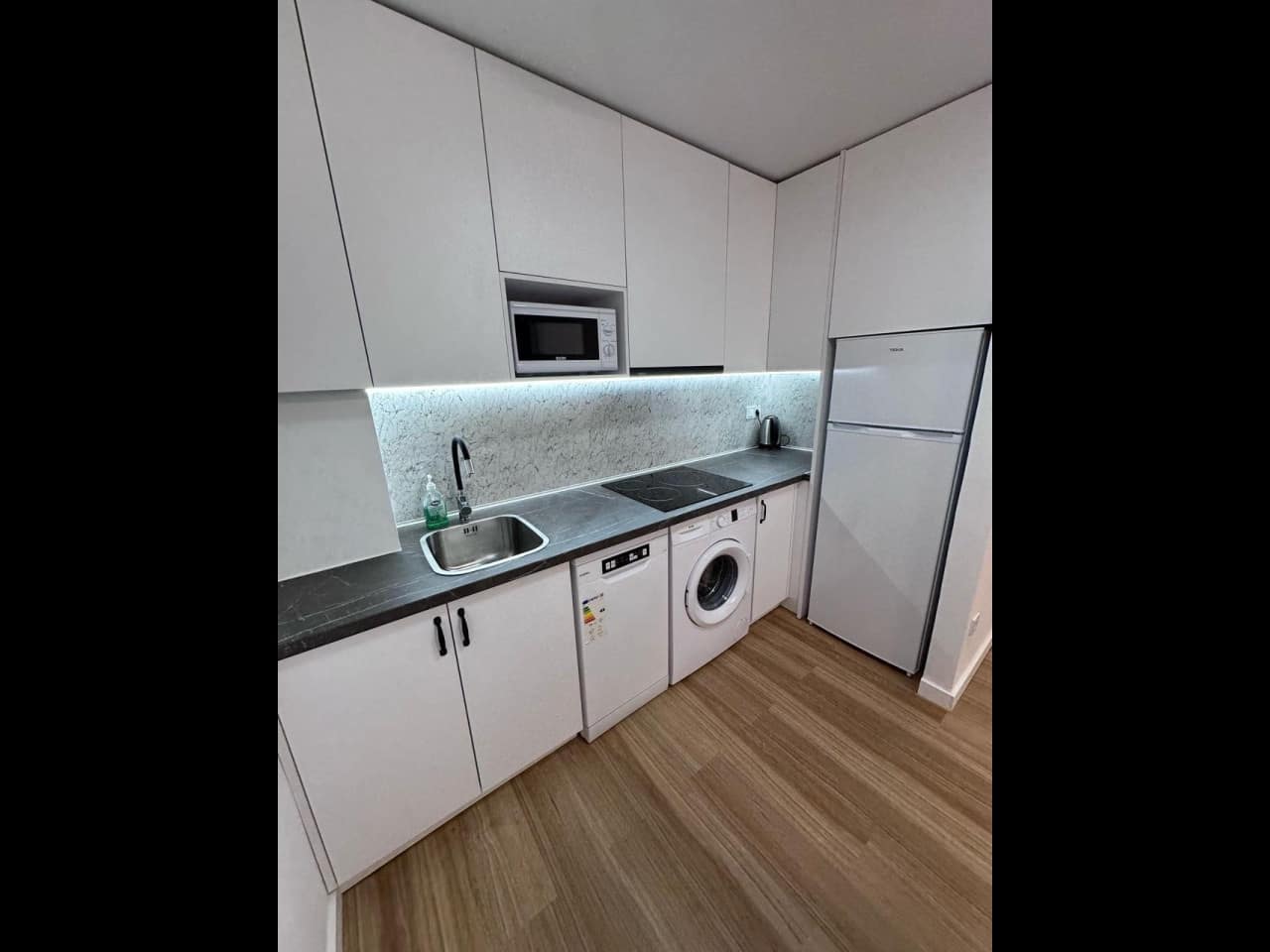 2 soveværelse Lejlighed til salg i Torrevieja med swimmingpool - € 139.000 (Ref: 10006053)