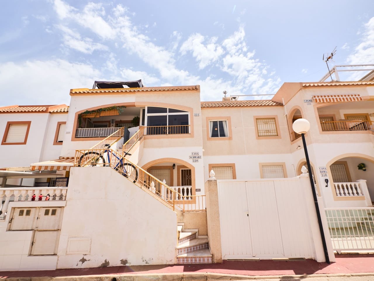 2 sovrum Villa till salu i El Limonar med pool - 135 000 € (Ref: 10007138)