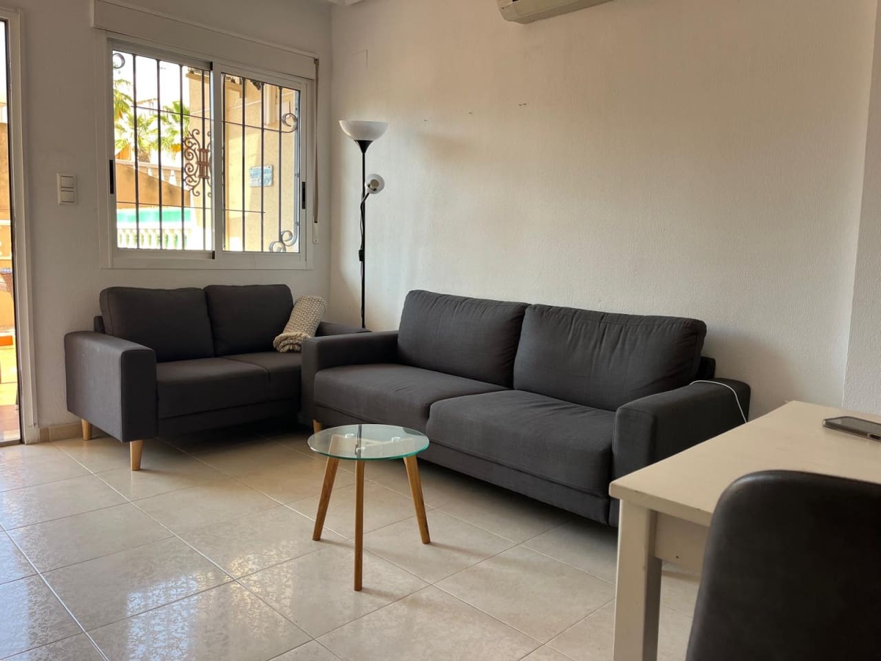 Apartamento de 2 habitaciones en Torrevieja en venta con piscina garaje - 157.160 € (Ref: 10016762)