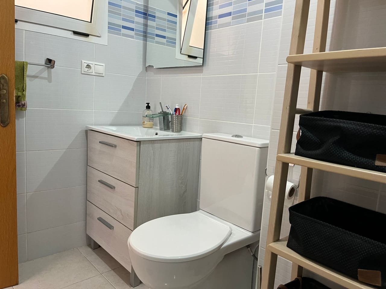 Apartamento de 2 habitaciones en Torrevieja en venta con piscina garaje - 157.160 € (Ref: 10016762)