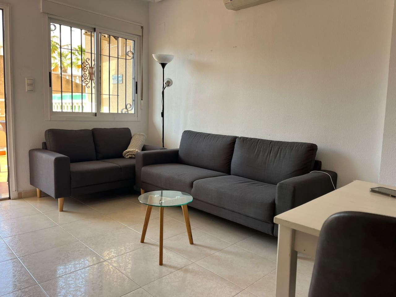 Apartamento de 2 habitaciones en Torrevieja en venta con piscina garaje - 157.160 € (Ref: 10016762)