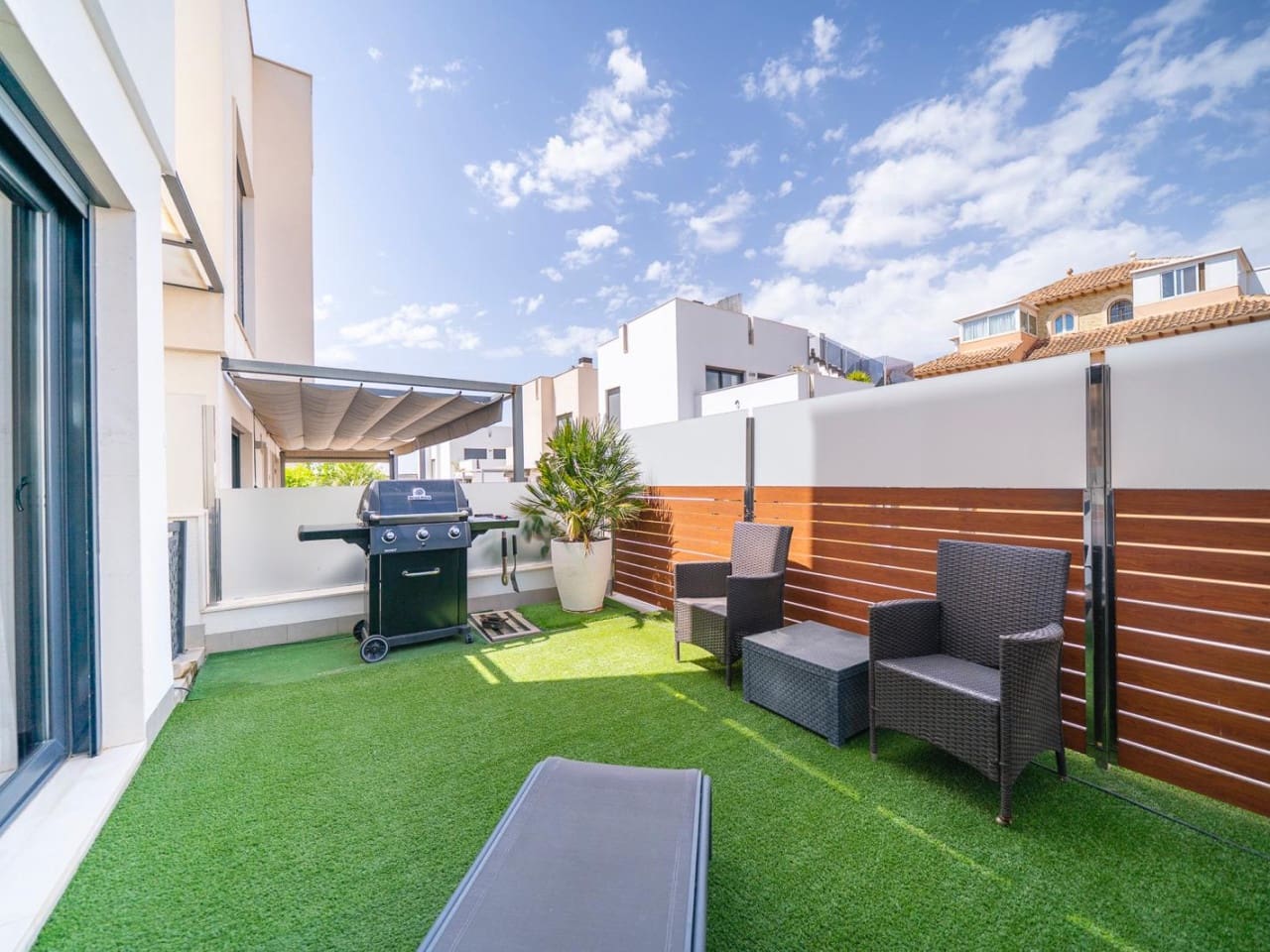 5 sypialnia Willa na sprzedaż w Torrevieja z basenem - 559 000 € (Ref: 10018082)