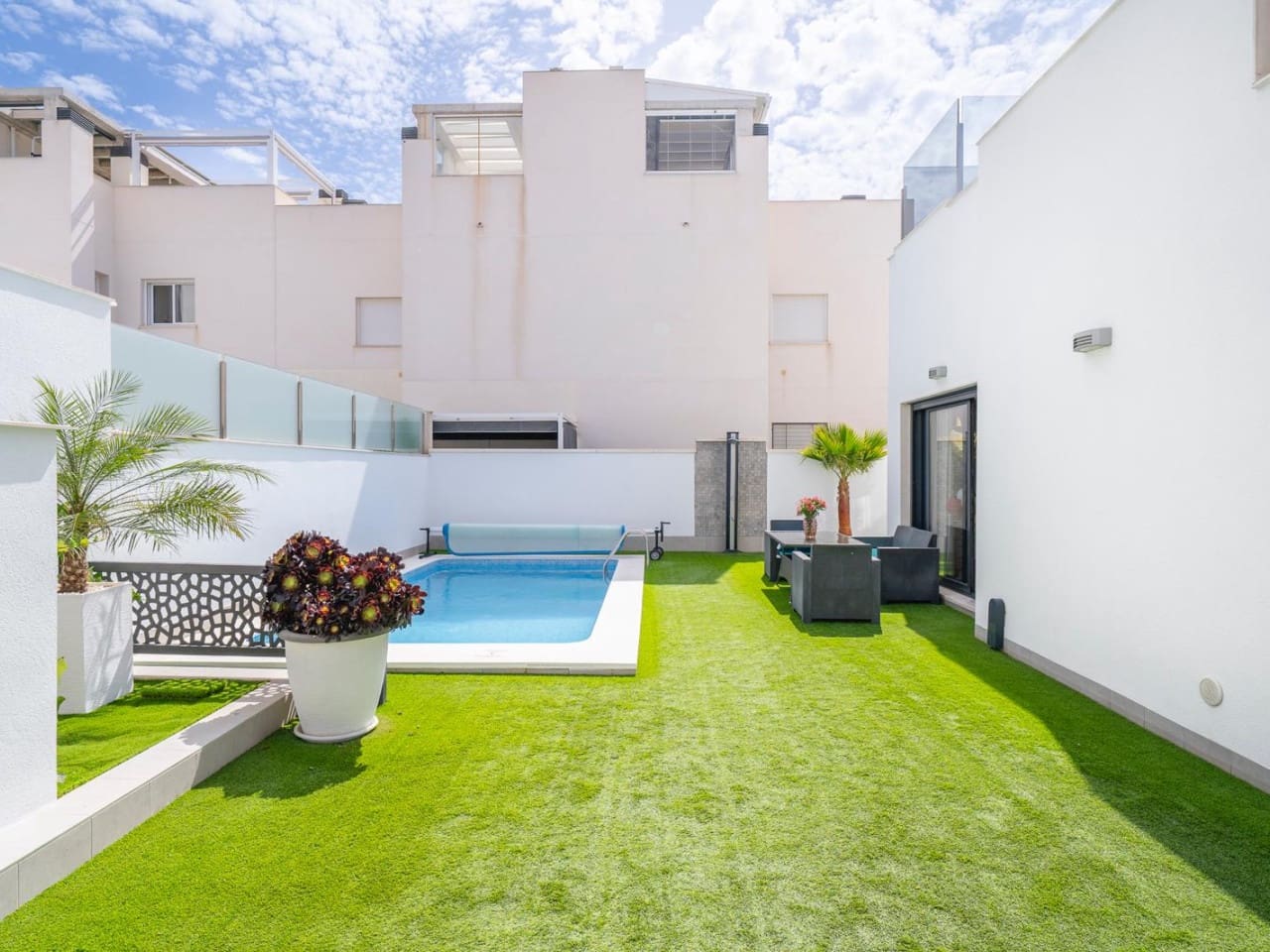 5 sypialnia Willa na sprzedaż w Torrevieja z basenem - 559 000 € (Ref: 10018082)
