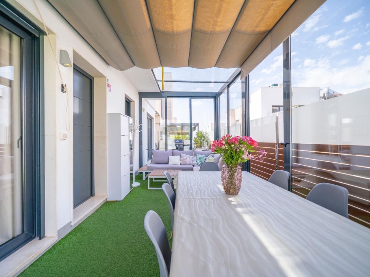 5 sypialnia Willa na sprzedaż w Torrevieja z basenem - 559 000 € (Ref: 10018082)