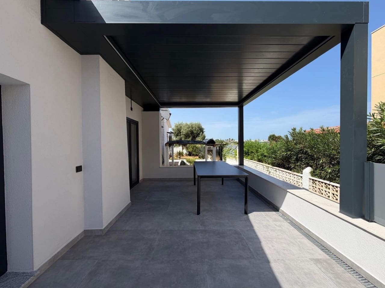 4 Zimmer Villa zu verkaufen in Punta Prima mit Pool Garage - 749.000 € (Ref: 10021340)