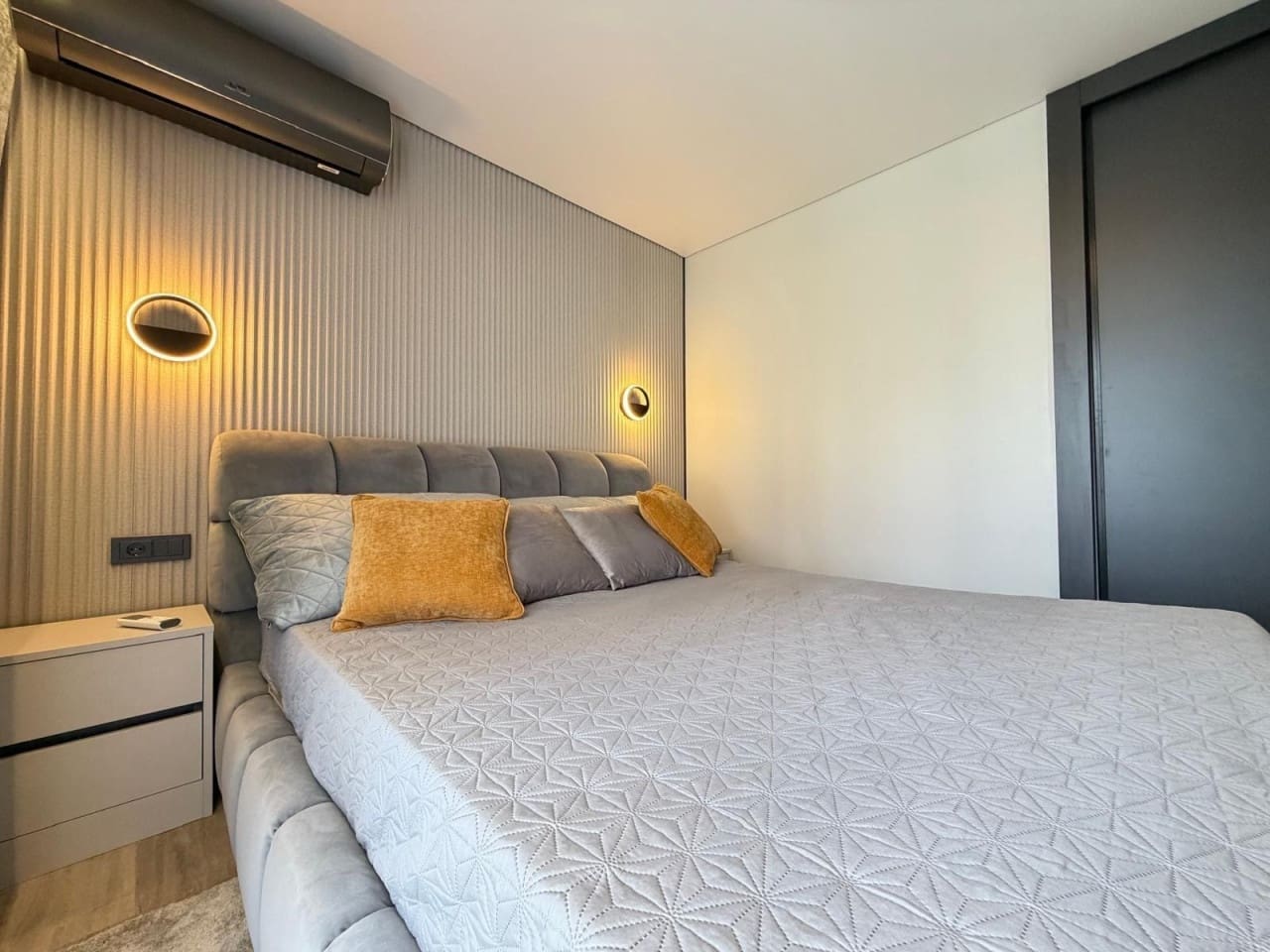 4 Zimmer Villa zu verkaufen in Punta Prima mit Pool Garage - 749.000 € (Ref: 10021340)