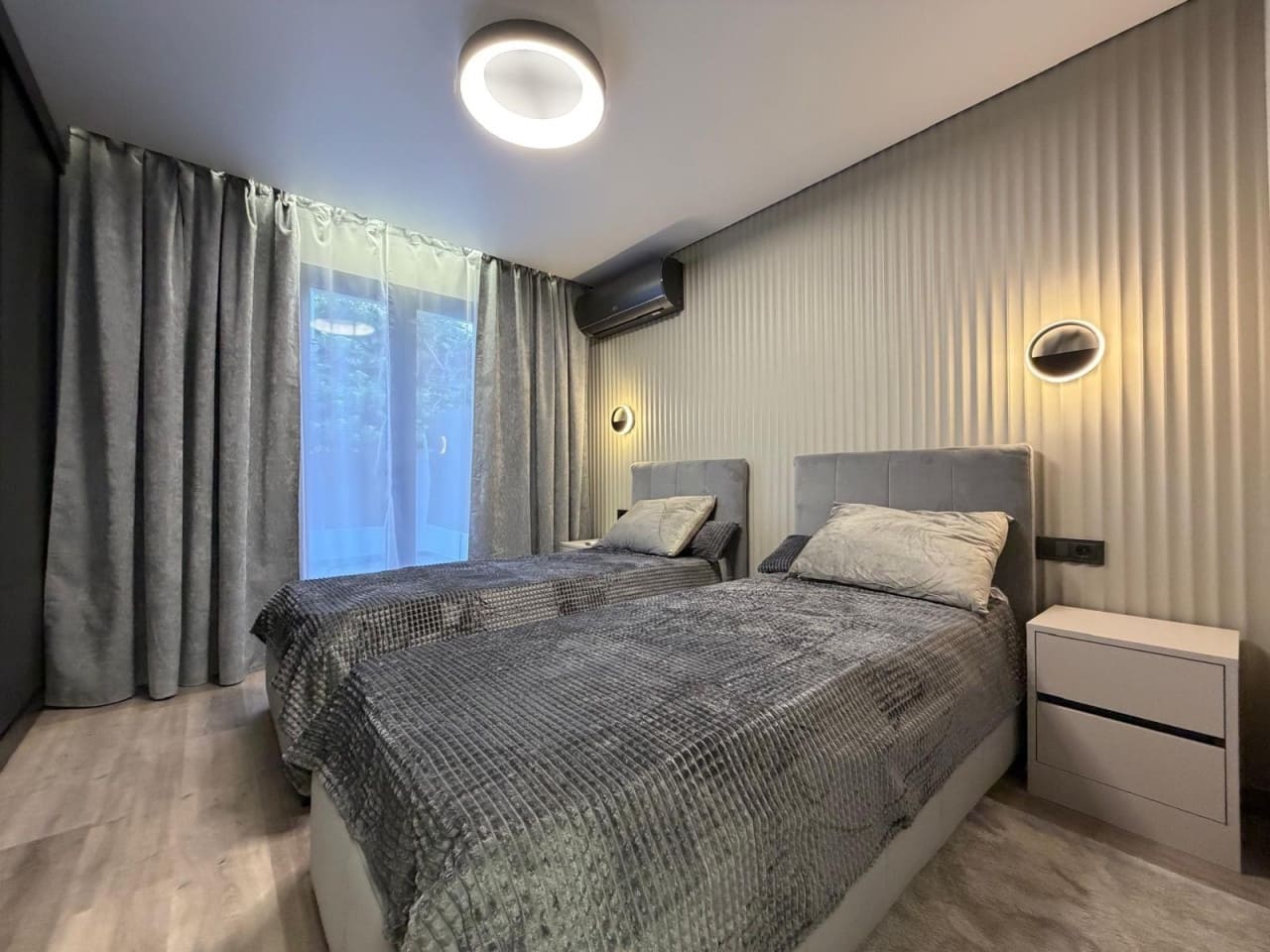 4 Zimmer Villa zu verkaufen in Punta Prima mit Pool Garage - 749.000 € (Ref: 10021340)
