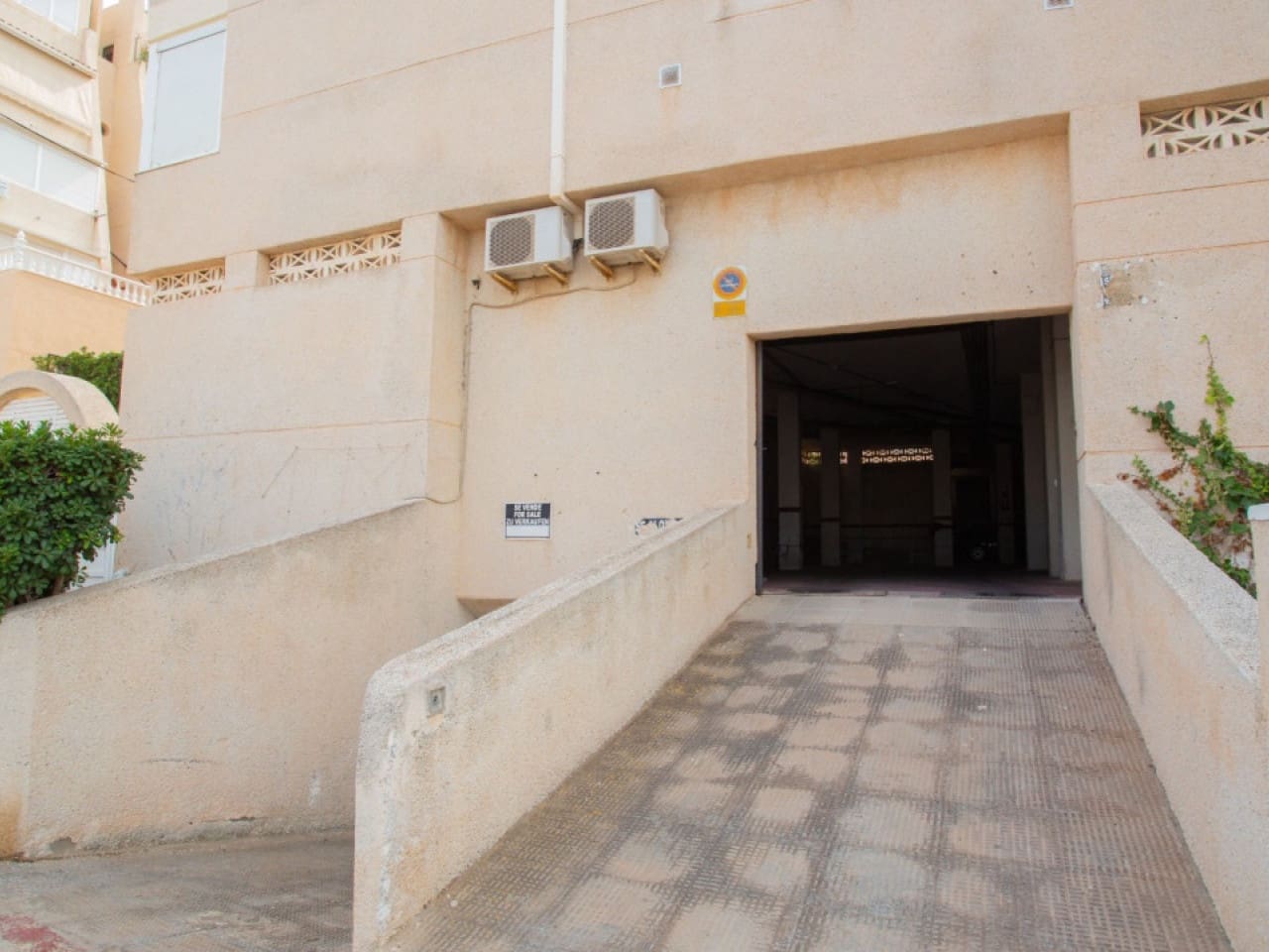 Garage zu verkaufen in Torrevieja - 21.000 € (Ref: 10023107)