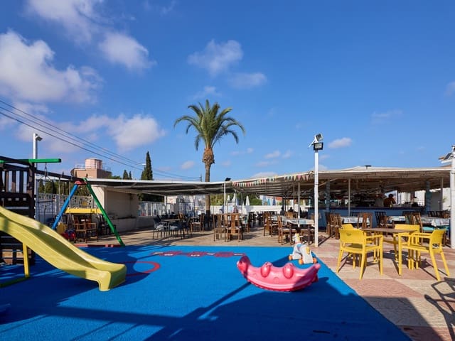 Kommersiell till salu i San Luis, Torrevieja med pool - 1 200 000 € (Ref: 10027558)
