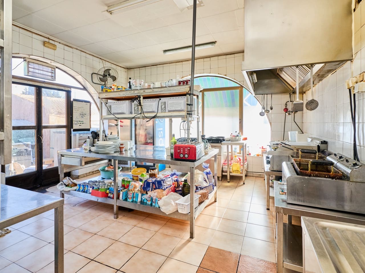 Erhverv til salg i San Luis med swimmingpool - € 1.200.000 (Ref: 10027558)