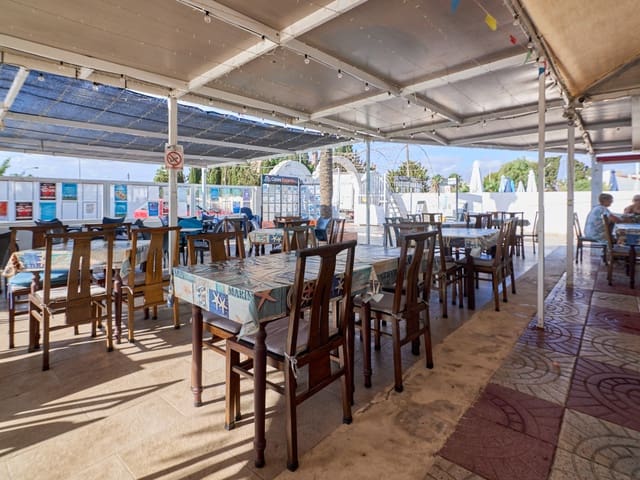 Kommersiell till salu i San Luis, Torrevieja med pool - 1 200 000 € (Ref: 10027558)