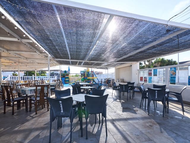 Kommersiell till salu i San Luis, Torrevieja med pool - 1 200 000 € (Ref: 10027558)