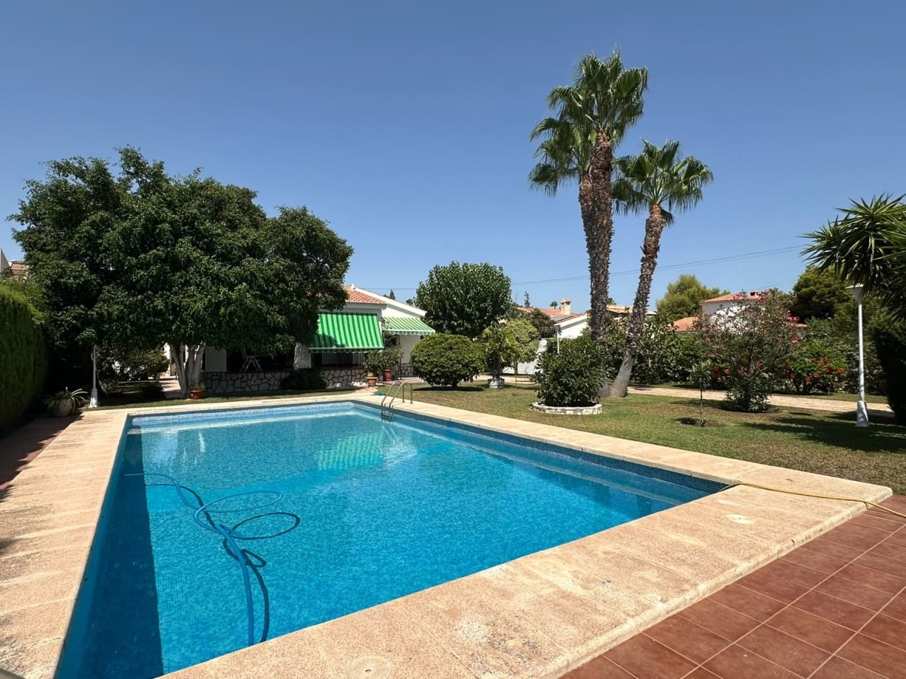 3 sypialnia Willa na sprzedaż w Muchamiel / Mutxamel z basenem - 635 000 € (Ref: 10027669)