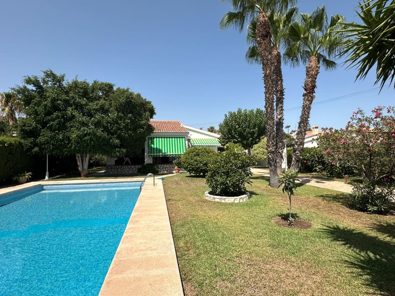 3 sypialnia Willa na sprzedaż w Muchamiel / Mutxamel z basenem - 635 000 € (Ref: 10027669)