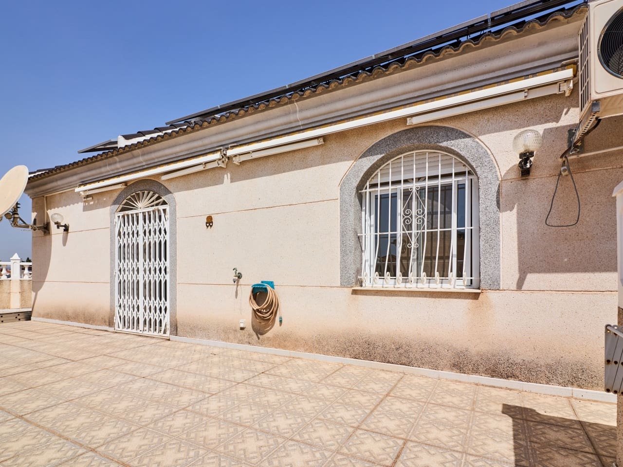 3 camera da letto Villa in vendita in Torrevieja con piscina garage - 450.000 € (Rif: 10027670)