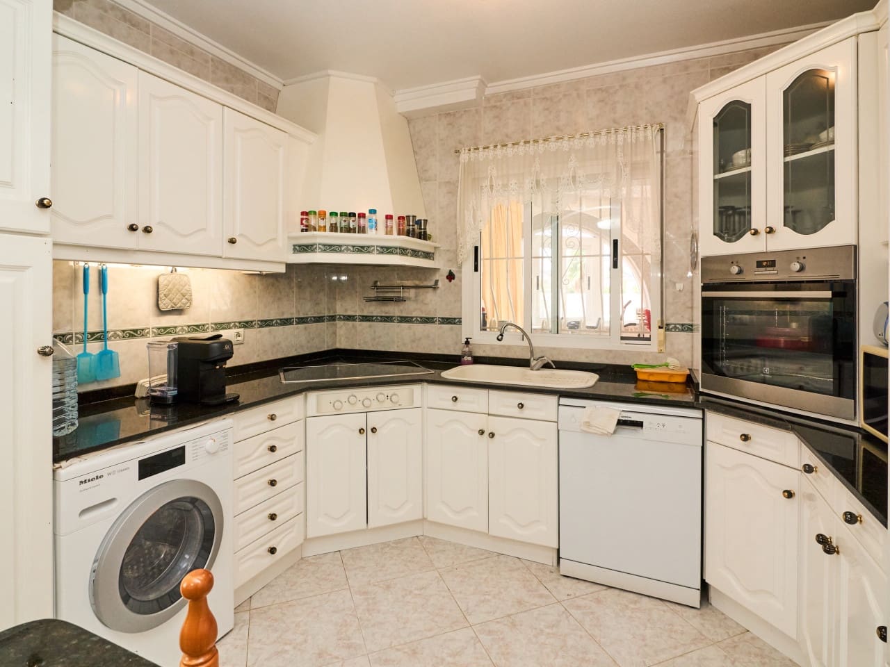 3 camera da letto Villa in vendita in Torrevieja con piscina garage - 450.000 € (Rif: 10027670)
