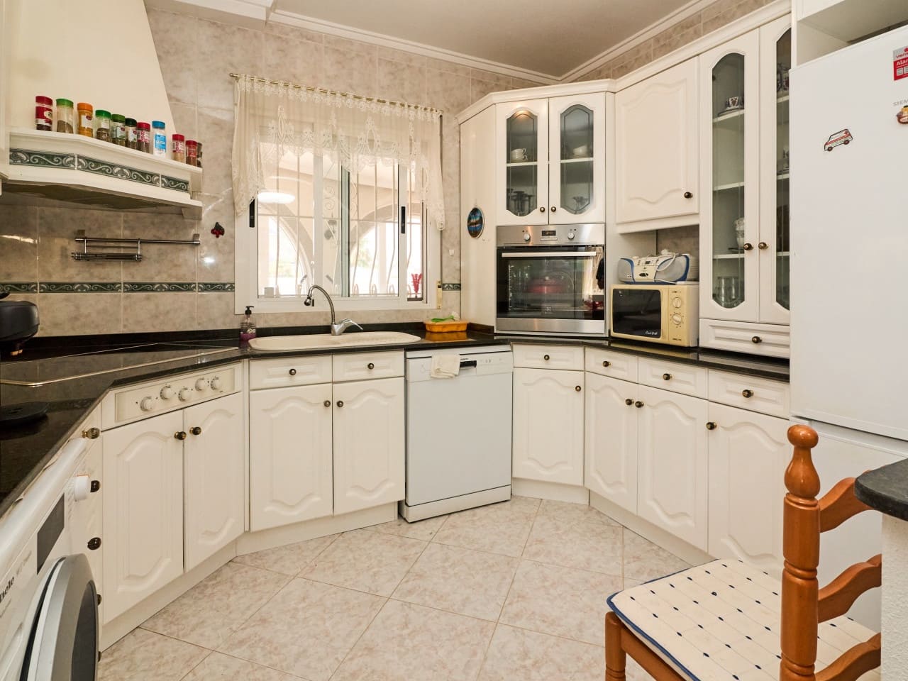 3 camera da letto Villa in vendita in Torrevieja con piscina garage - 450.000 € (Rif: 10027670)
