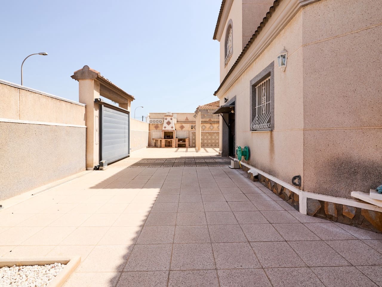 3 camera da letto Villa in vendita in Torrevieja con piscina garage - 450.000 € (Rif: 10027670)