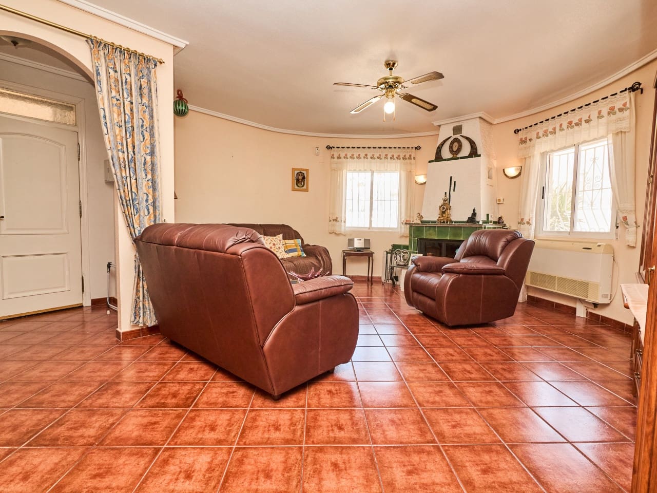 3 camera da letto Villa in vendita in Torrevieja con piscina garage - 450.000 € (Rif: 10027670)