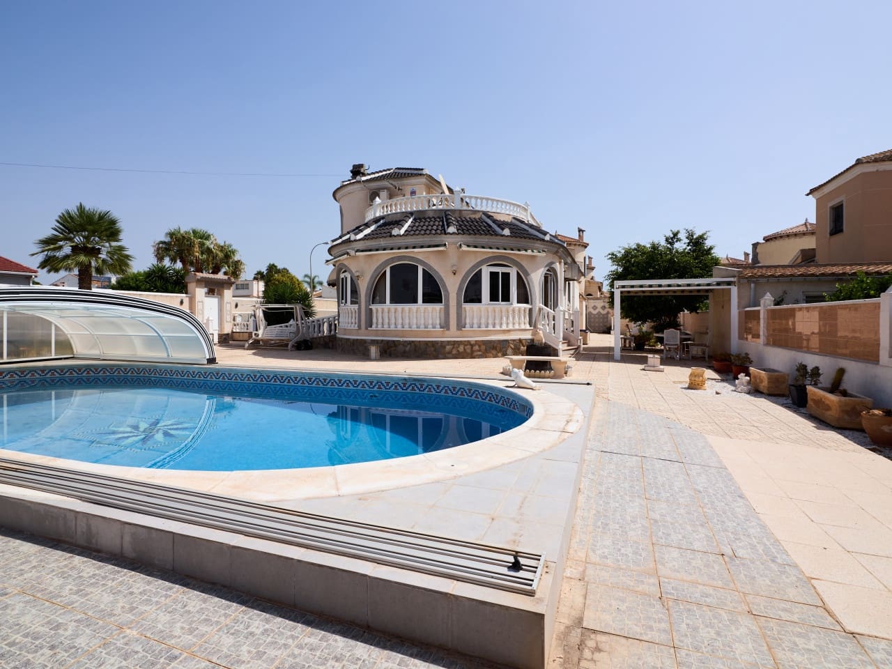 3 camera da letto Villa in vendita in Torrevieja con piscina garage - 450.000 € (Rif: 10027670)