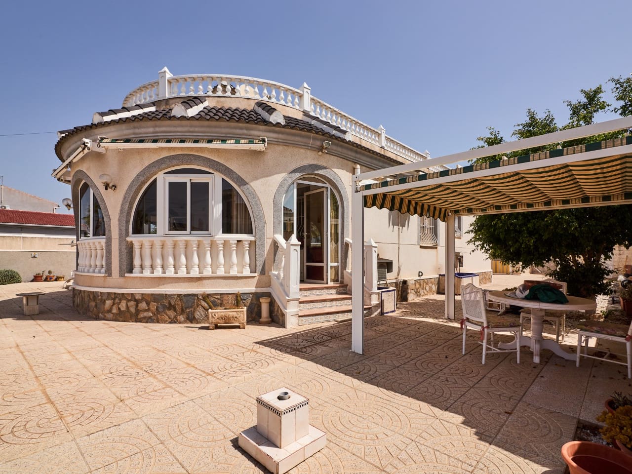 3 camera da letto Villa in vendita in Torrevieja con piscina garage - 450.000 € (Rif: 10027670)
