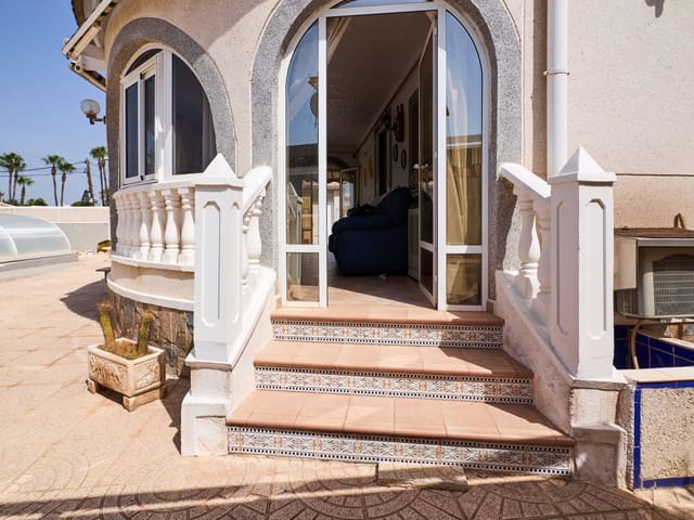 3 makuuhuone Huvila myytävänä paikassa El Chaparral, Torrevieja mukana uima-altaan 
autotalli - 450 000 € (Ref: 10027670)