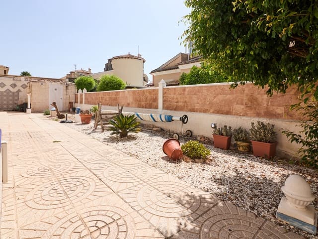 3 makuuhuone Huvila myytävänä paikassa El Chaparral, Torrevieja mukana uima-altaan 
autotalli - 450 000 € (Ref: 10027670)