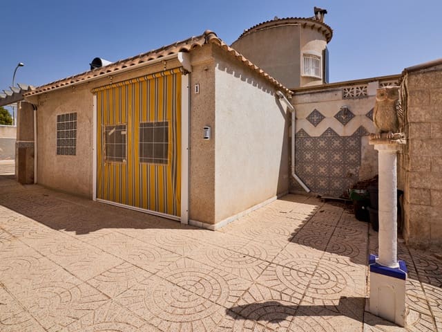 3 makuuhuone Huvila myytävänä paikassa El Chaparral, Torrevieja mukana uima-altaan 
autotalli - 450 000 € (Ref: 10027670)
