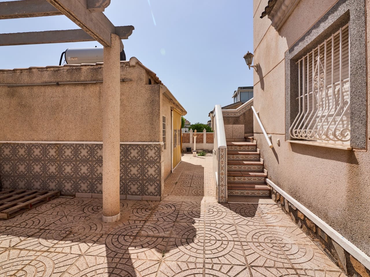 3 camera da letto Villa in vendita in Torrevieja con piscina garage - 450.000 € (Rif: 10027670)