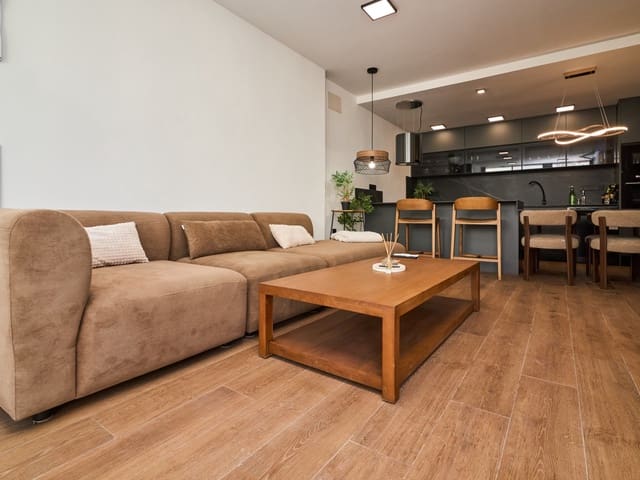 3 soverom Villa til salgs i Nueva Torrevieja, Torrevieja med svømmebasseng - € 539 000 (Ref: 10029573)