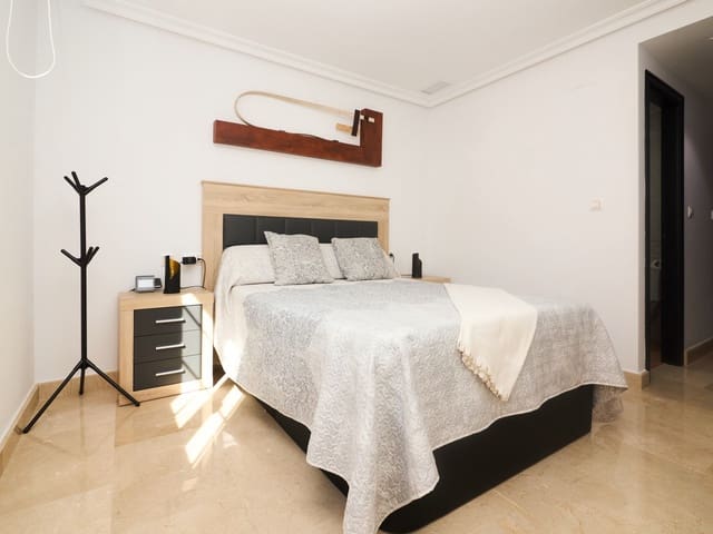 3 soveværelse Lejlighed til salg i Centro - Muelle Pesquero, Torrevieja - € 239.900 (Ref: 10030987)