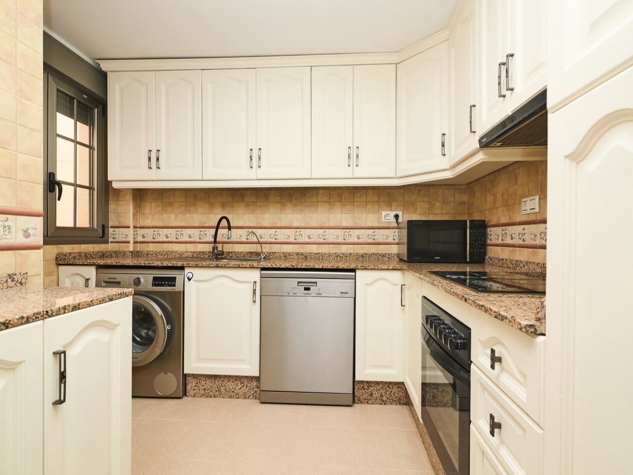 3 soveværelse Lejlighed til salg i Torrevieja - € 239.900 (Ref: 10030987)