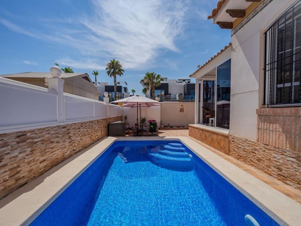 3 sypialnia Willa na sprzedaż w Orihuela Costa z basenem - 310 000 € (Ref: 10032392)
