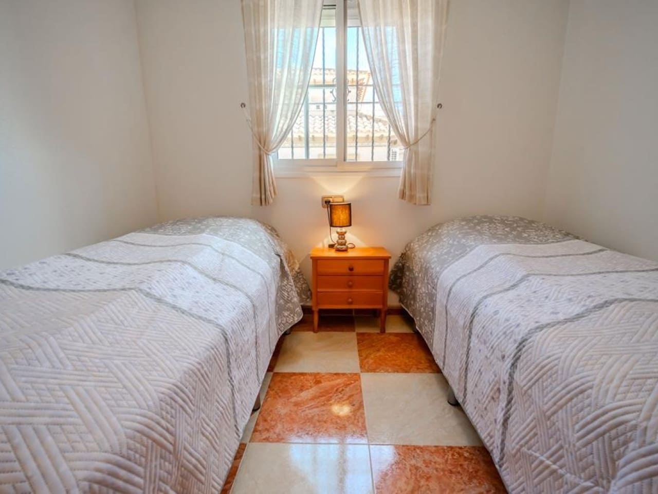 3 sypialnia Willa na sprzedaż w Orihuela Costa z basenem - 310 000 € (Ref: 10032392)
