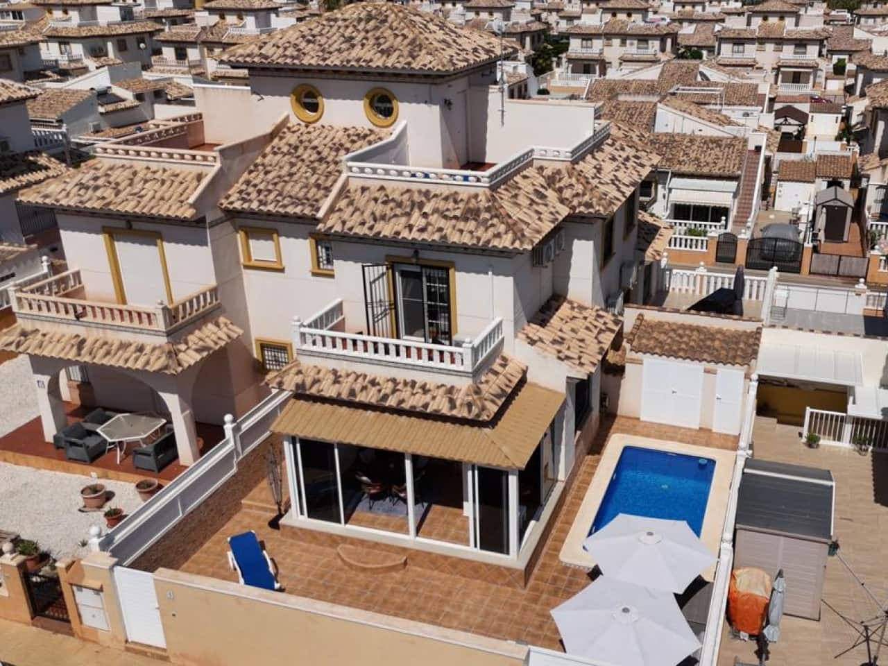 3 sypialnia Willa na sprzedaż w Orihuela Costa z basenem - 310 000 € (Ref: 10032392)