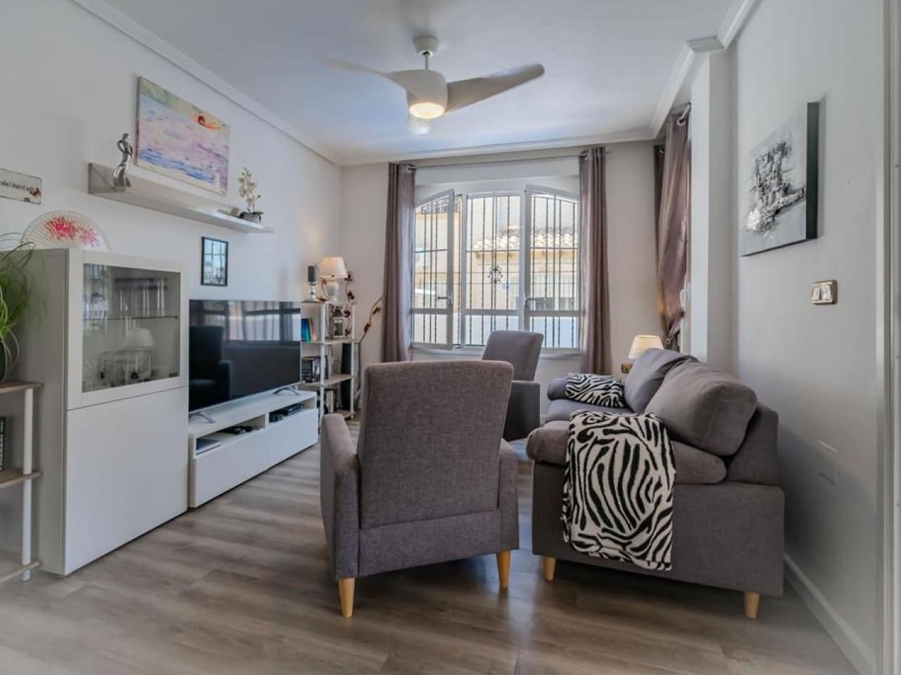3 sypialnia Willa na sprzedaż w Orihuela Costa z basenem - 310 000 € (Ref: 10032392)