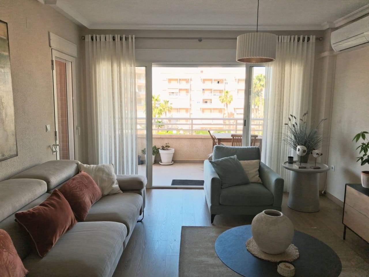4 sovrum Lägenhet till salu i Arenales del Sol med pool garage - 389 000 € (Ref: 10035796)