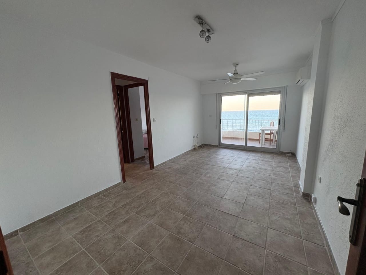 3 soveværelse Lejlighed til salg i Torrevieja med swimmingpool - € 359.000 (Ref: 10036248)
