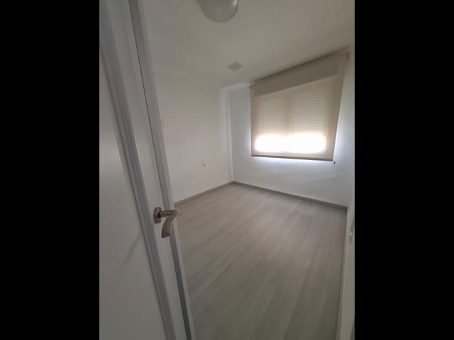 3 quarto Apartamento para venda em Las Piscinas Naturales, Torrevieja - 192 260 € (Ref: 10036249)