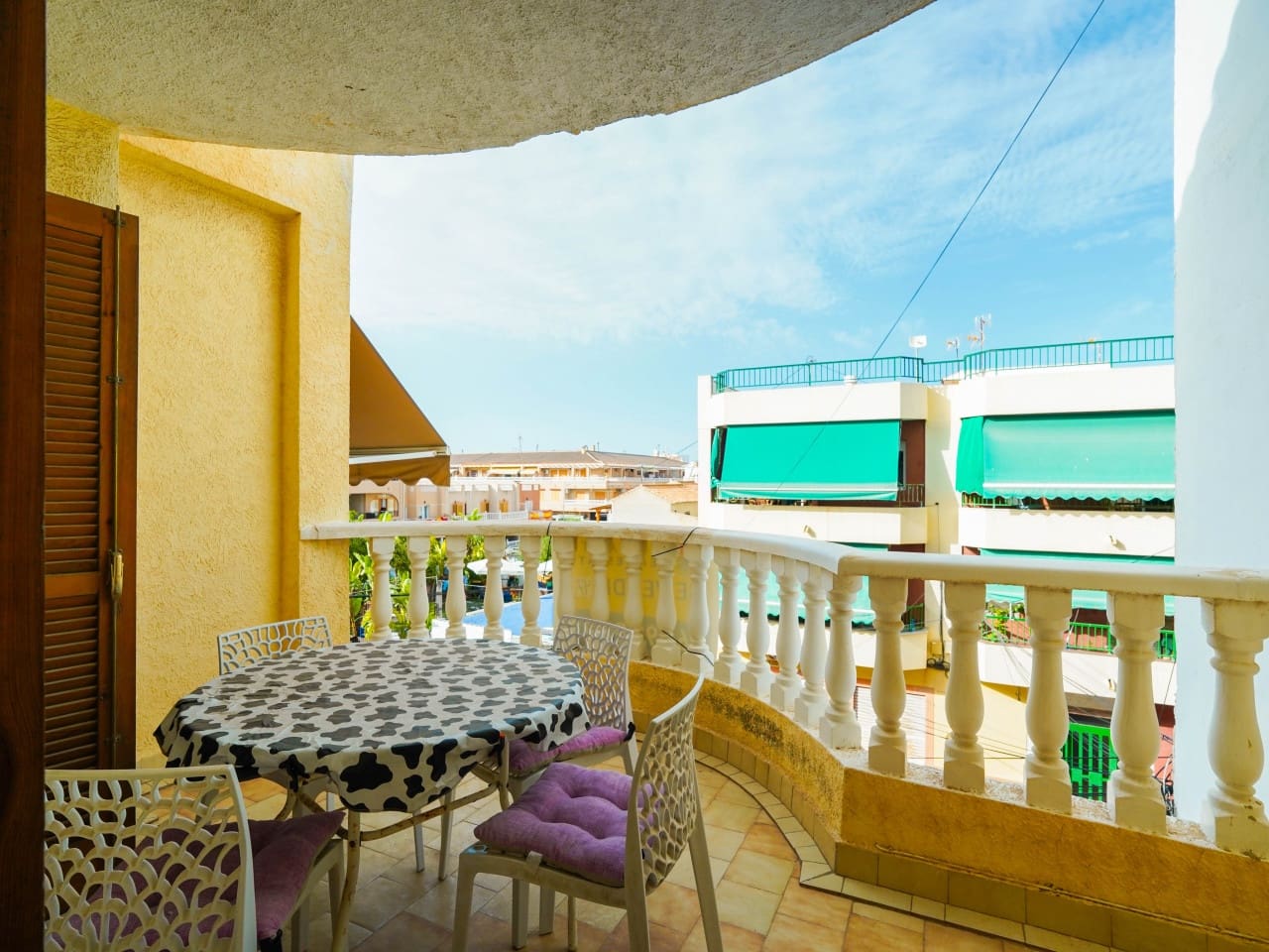 4 soveværelse Byhus til salg i Torrevieja med swimmingpool - € 240.000 (Ref: 10038542)