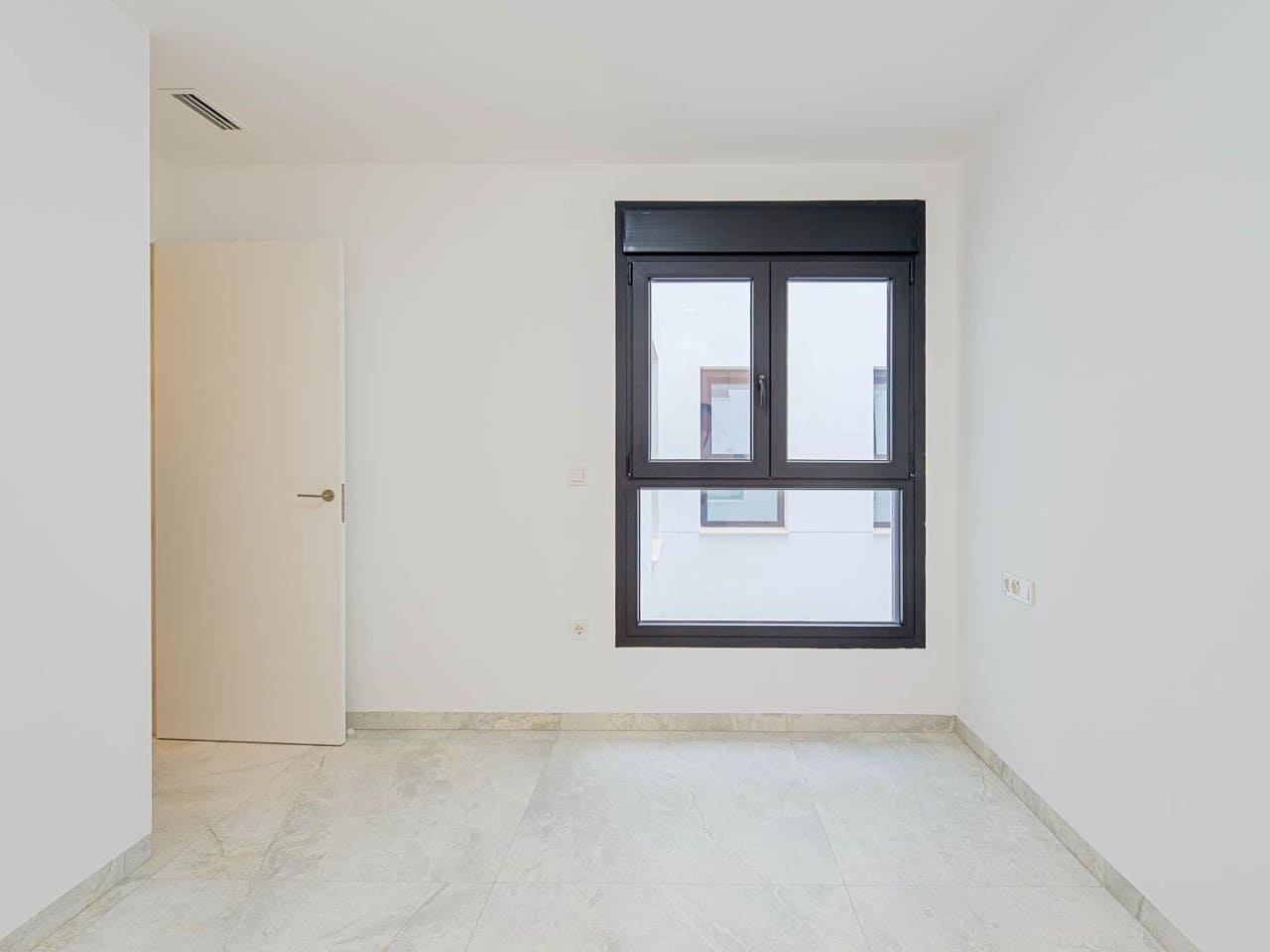 3 quarto Apartamento para venda em Torrevieja com garagem - 595 000 € (Ref: 10041994)