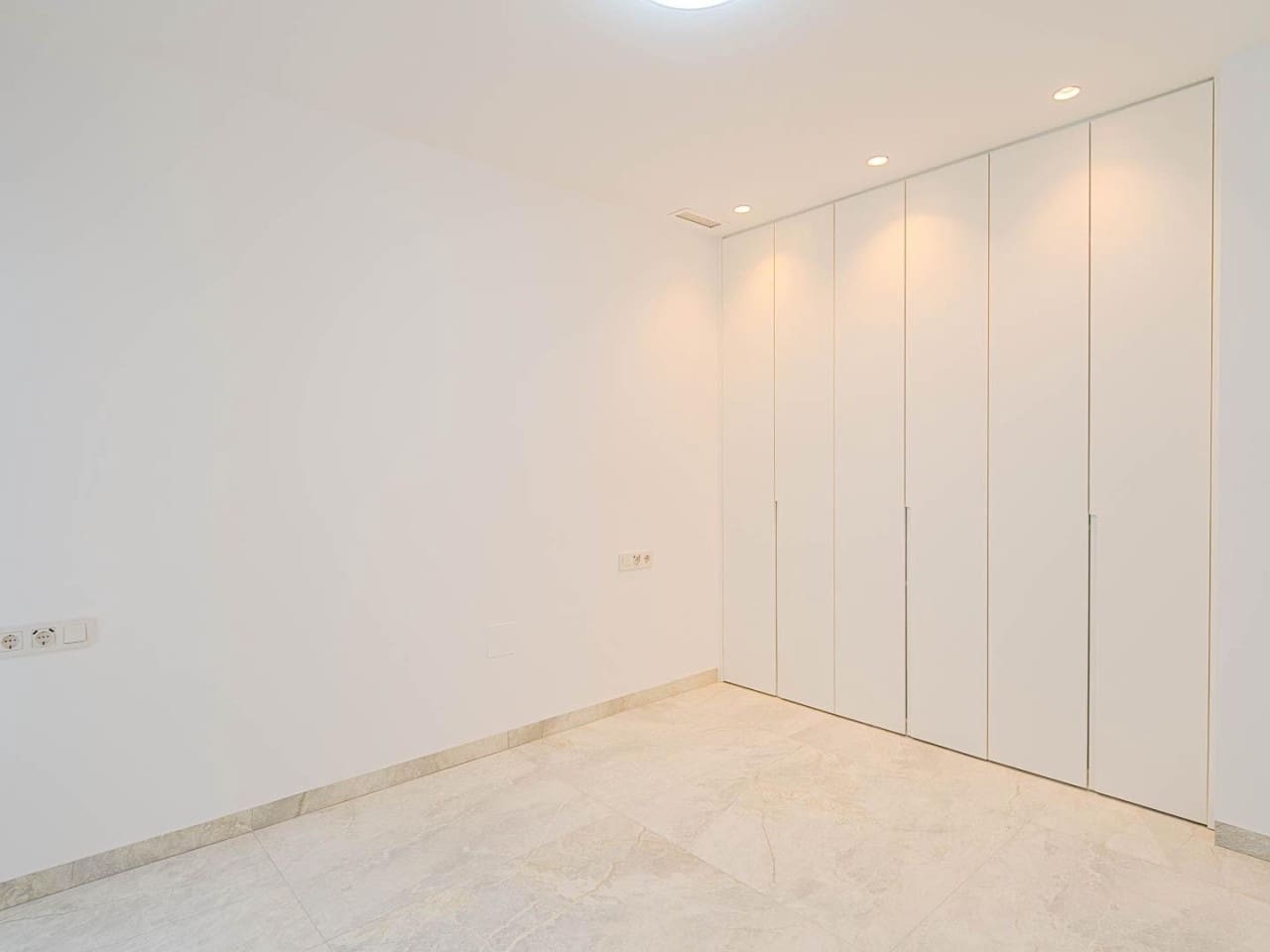 3 quarto Apartamento para venda em Torrevieja com garagem - 595 000 € (Ref: 10041994)