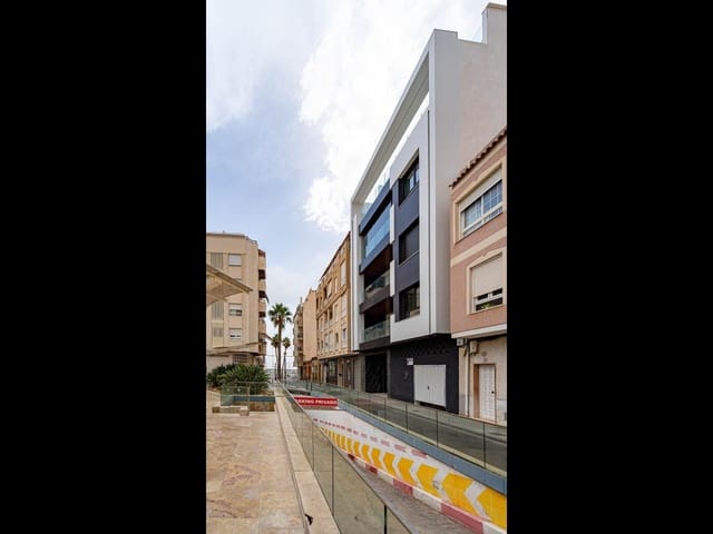 3 quarto Apartamento para venda em Centro - Muelle Pesquero, Torrevieja com garagem - 595 000 € (Ref: 10041994)