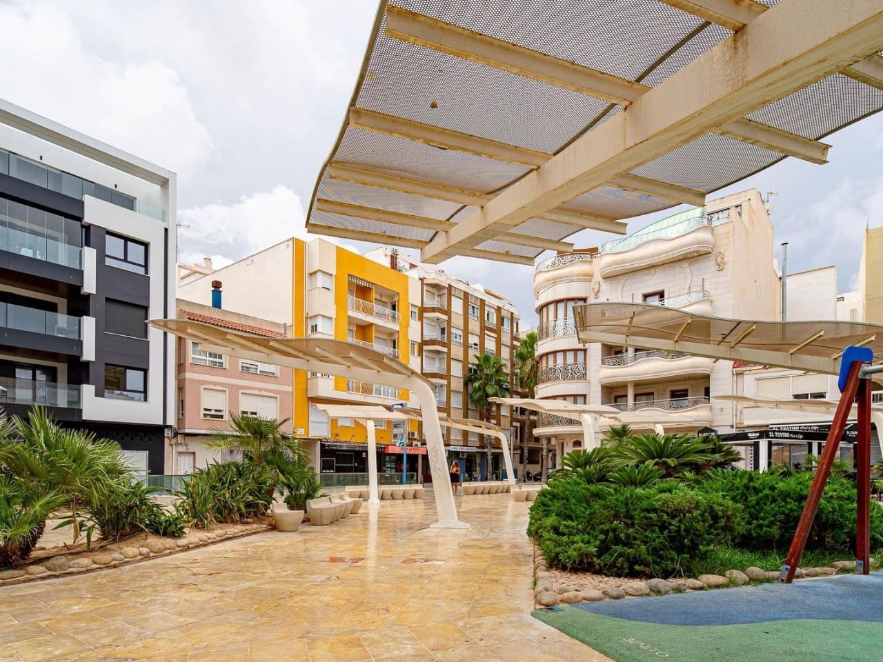 3 quarto Apartamento para venda em Torrevieja com garagem - 595 000 € (Ref: 10041994)