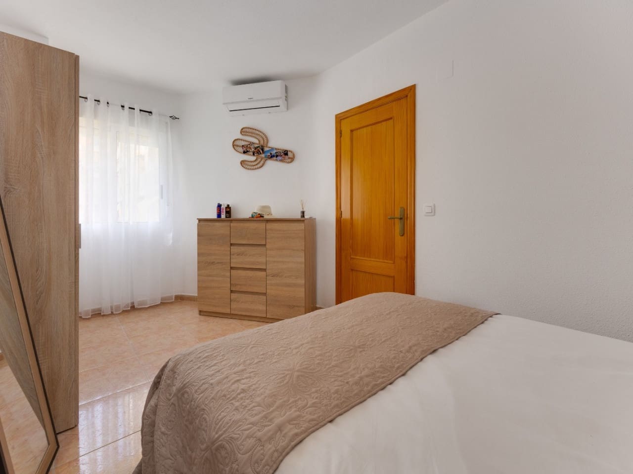 3 sypialnia Apartament na sprzedaż w Torrevieja z basenem - 159 999 € (Ref: 10041995)