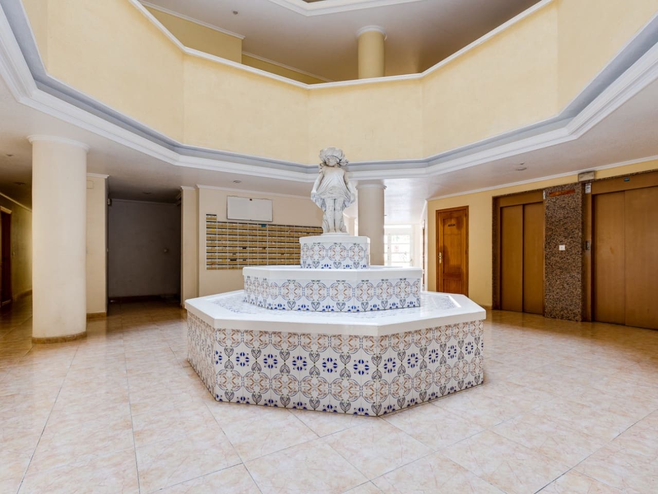 3 sypialnia Apartament na sprzedaż w Torrevieja z basenem - 159 999 € (Ref: 10041995)